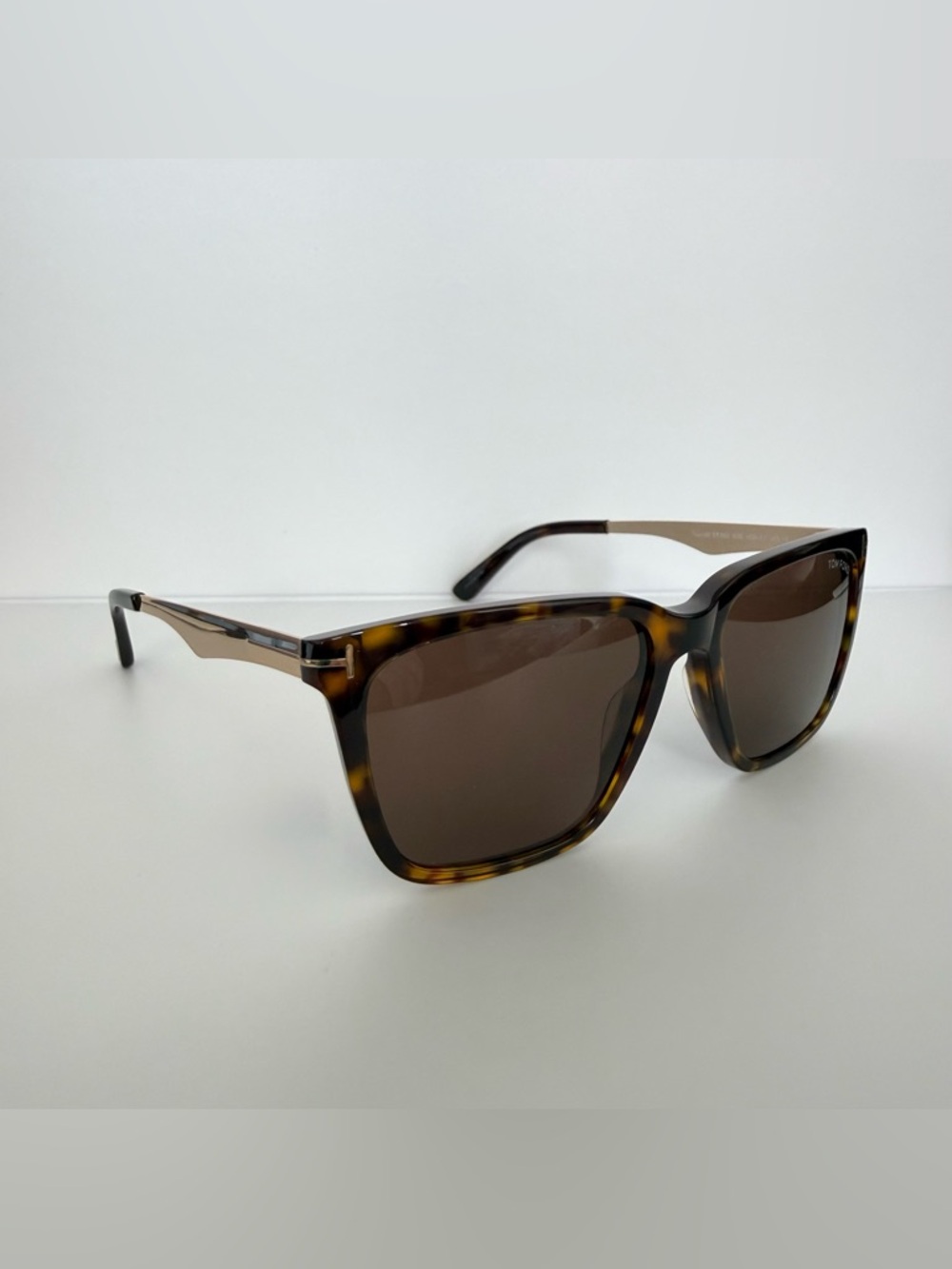 NEW!!! Tom Ford men sunglasses Garrett TF862 52E Authentic